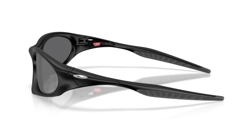 แว่นกันแดด Oakley OO9539-01 มุมข้าง ขาแว่นสีดำด้าน