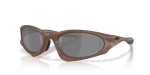 แว่นกันแดด Oakley Suture Coat OO9539-06 สีมะฮอกกานีเนื้อแมท Prizm Black แว่นกันแดด Oakley OO9539-06 มุมเฉียง สีมะฮอกกานีเนื้อแมท สำหรับทุกเพศ
