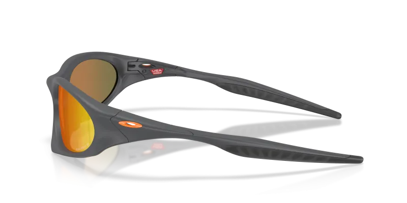 แว่นกันแดด Oakley OO9539-07 มุมข้าง ขาแว่นสี Matte Carbon