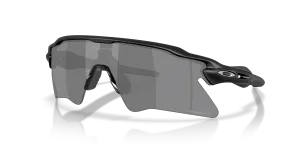 แว่นกันแดด Oakley OO9541-02 มุมเฉียง สีดำด้าน สำหรับทุกเพศ