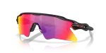 แว่นกันแดด Oakley OO9541-03 มุมเฉียง สีดำด้าน สำหรับทุกเพศ