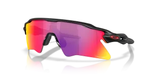 แว่นกันแดด Oakley OO9541-03 มุมเฉียง สีดำด้าน สำหรับทุกเพศ