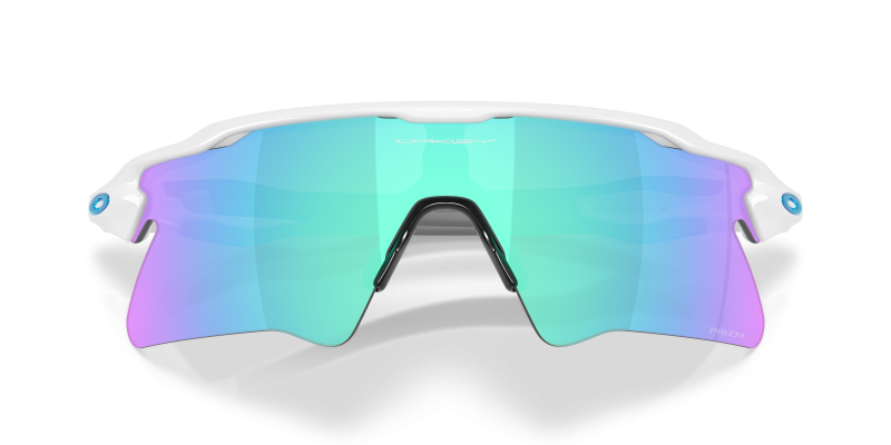 แว่นกันแดด Oakley OO9541-04 close-up ด้านหน้า