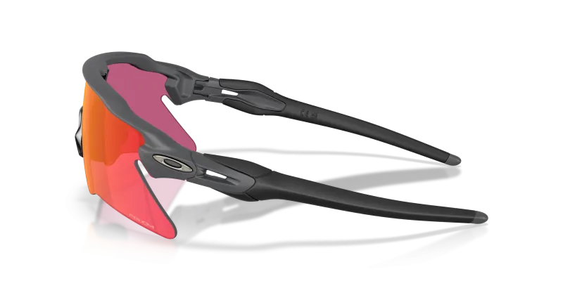 แว่นกันแดด Oakley OO9541-06 มุมข้าง ขาแว่นสี Matte Carbon