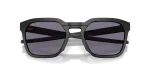 แว่นกันแดด Oakley OO9555-01 close-up ด้านหน้า