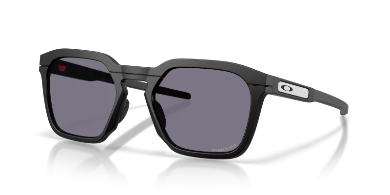 แว่นกันแดด Oakley OO9555-01 มุมเฉียง สีดำด้าน สำหรับทุกเพศ