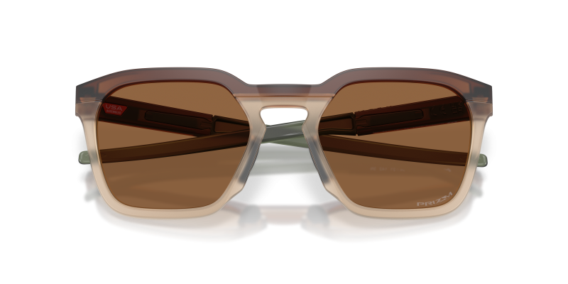 แว่นกันแดด Oakley OO9555-02 close-up ด้านหน้า