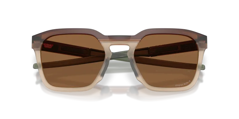 แว่นกันแดด Oakley OO9555-02 close-up ด้านหน้า