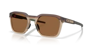 แว่นกันแดด Oakley OO9555-02 มุมเฉียง สี Matte Rootbeer สำหรับทุกเพศ
