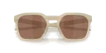 แว่นกันแดด Oakley OO9555-04 close-up ด้านหน้า