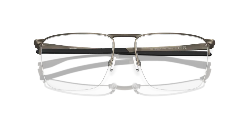 แว่นสายตา Oakley OX3026-02 close-up ด้านหน้า