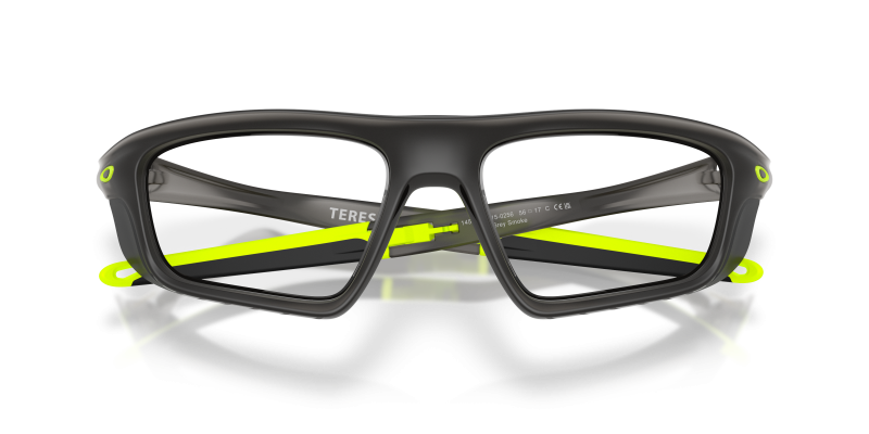 แว่นสายตา Oakley OX8215-02 close-up ด้านหน้า