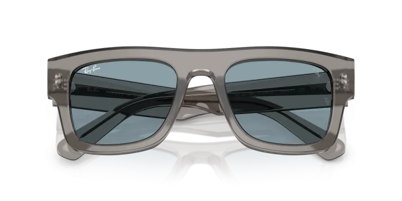 แว่นกันแดด Rayban RB2217M-F70472 close-up ด้านหน้า