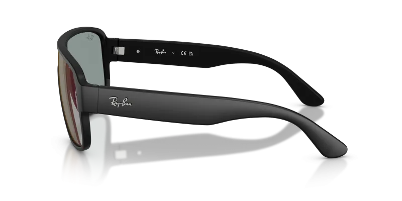 แว่นกันแดด Rayban RB2229-901SB2 มุมข้าง ขาแว่นสีดำด้าน