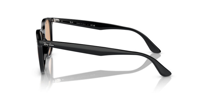 แว่นกันแดด Rayban RB4258F 601/93 มุมข้าง เลนส์น้ำตาลโทนอุ่น