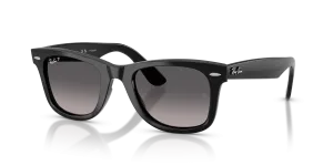 Rayban Wayfarer Ease RB4340 601/M3 แว่นกันแดดสีดำเลนส์โพลาไรซ์เทาไล่ระดับ ยูนิเซ็กซ์