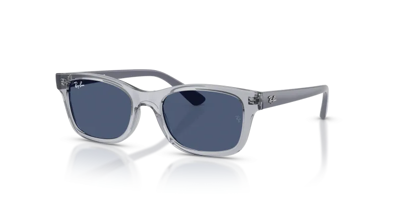 แว่นกันแดด Rayban RJ9086SF-719880 Transparent Grey Blue แว่นกันแดด Rayban RJ9086SF-719880 มุมเฉียง สีเทาโปร่งใส สำหรับเด็กทุกเพศ