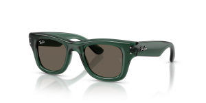 แว่นกันแดด Rayban RJ9240S-7189/3 มุมเฉียง สีเขียวโปร่งใส สำหรับเด็กทุกเพศ