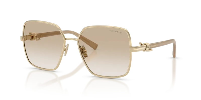 แว่นกันแดด Tiffany & Co TF3122-623911 Pale Gold Neutral Gradient Light Grey แว่นกันแดด Tiffany & Co TF3122-623911 มุมเฉียง สีทองอ่อน สำหรับผู้หญิง