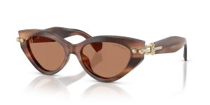 แว่นกันแดด Tiffany & Co TF4268U-847573 มุมเฉียง สีแถบน้ำตาล สำหรับผู้หญิง