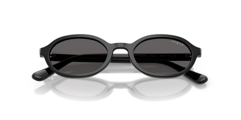 แว่นกันแดด Vogue VJ2036-W44/87 close-up ด้านหน้า