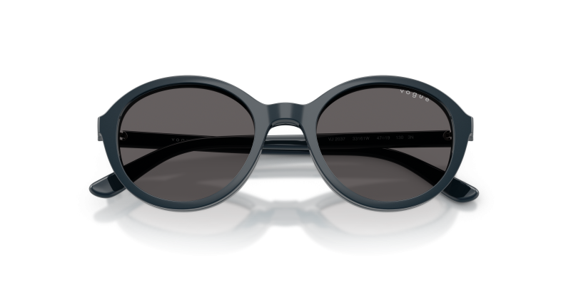 แว่นกันแดด Vogue VJ2037-33161W close-up ด้านหน้า