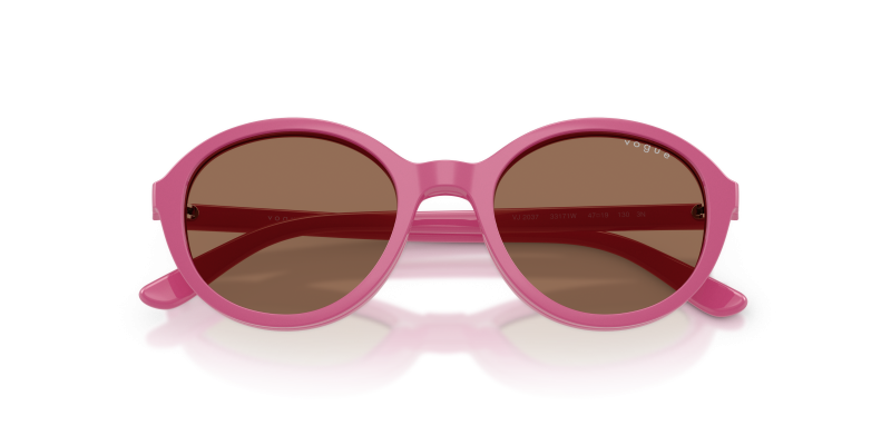 แว่นกันแดด Vogue VJ2037-33171W close-up ด้านหน้า