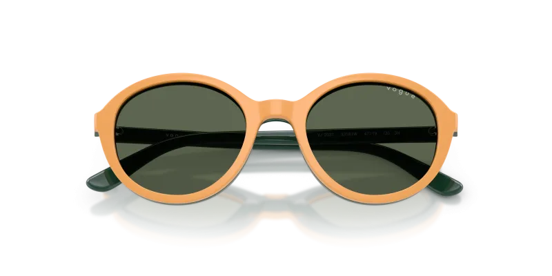 แว่นกันแดด Vogue VJ2037-33181W close-up ด้านหน้า