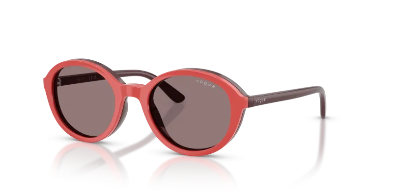 แว่นกันแดด Vogue VJ2037-33191W มุมเฉียง สีบอร์กโดซ์เต็มรูปแบบ สำหรับเด็กทุกเพศ
