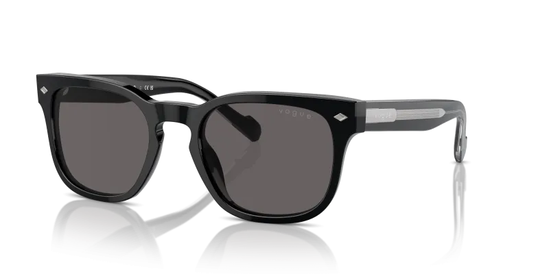 Vogue VO5571S W44/87 แว่นกันแดดเลนส์สโมคดำ ทรงเหลี่ยม สำหรับผู้ชาย