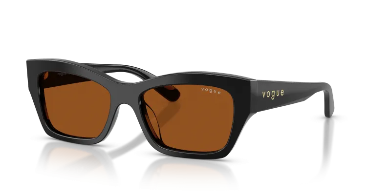 แว่นกันแดด Vogue VO5658SU W44/73 Black Dark Brown Vogue VO5658SU W44/73 แว่นกันแดดสีดำทรงผีเสื้อ สำหรับผู้หญิง