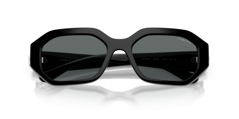 Vogue VO5675S W44/81 close-up ด้านหน้า