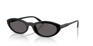 Vogue VO5697SU W44/87 แว่นกันแดดทรงวงรีเลนส์สโมคดำ สำหรับผู้หญิง
