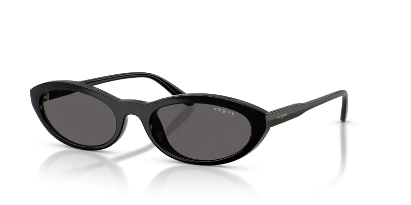 แว่นกันแดด Vogue VO5697SU W44/87 Black Black Smoke Vogue VO5697SU W44/87 แว่นกันแดดทรงวงรีเลนส์สโมคดำ สำหรับผู้หญิง