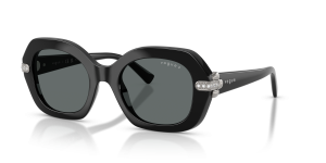 Vogue VO5706SB W44/81 แว่นกันแดดดำ เลนส์เทาเข้มโพลาไรซ์ สำหรับผู้หญิง