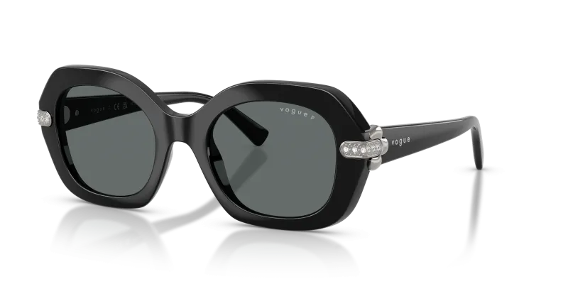 แว่นกันแดด Vogue VO5706SB W44/81 Black Dark Grey Polarized Vogue VO5706SB W44/81 แว่นกันแดดดำ เลนส์เทาเข้มโพลาไรซ์ สำหรับผู้หญิง