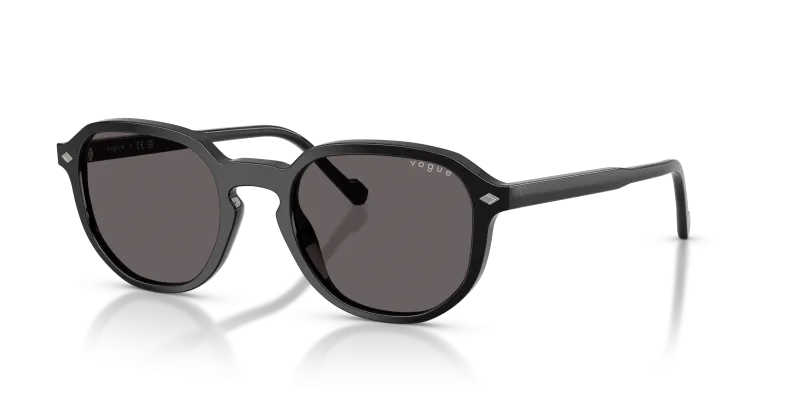 แว่นกันแดด Vogue VO5707S W44/87 Black Black Smoke Vogue VO5707S W44/87 แว่นกันแดดสีดำทรงเรขาคณิต สำหรับผู้ชาย