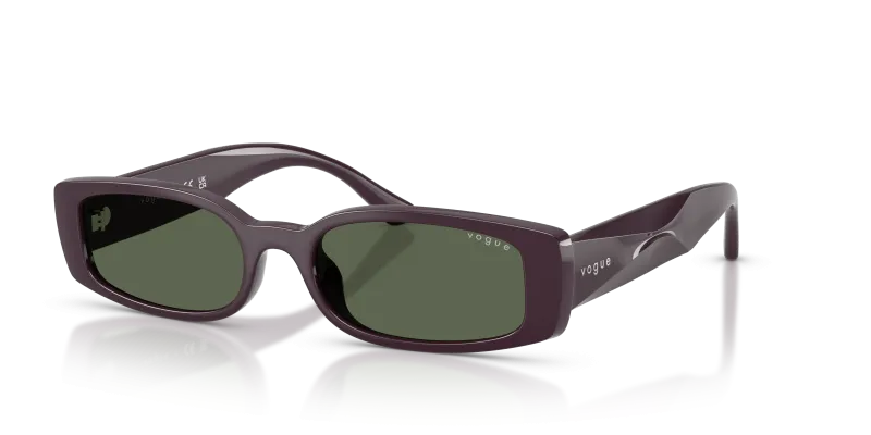 แว่นกันแดด Vogue VO5725SU-242671 Full Purple Dark Green แว่นกันแดด Vogue VO5725SU-242671 มุมเฉียง สี Full Purple สำหรับผู้หญิง