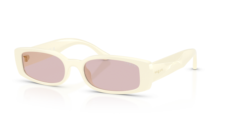 แว่นกันแดด Vogue VO5725SU-3239/5 Full Cream Pink แว่นกันแดด Vogue VO5725SU-3239/5 มุมเฉียง สี Full Cream สำหรับผู้หญิง