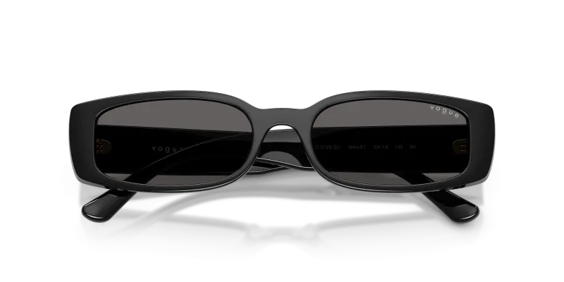 แว่นกันแดด Vogue VO5725SU-W44/87 close-up ด้านหน้า