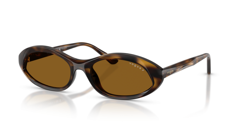 แว่นกันแดด Vogue VO5727SU-W65683 Dark Havana Dark Brown Polarized แว่นกันแดด Vogue VO5727SU-W65683 มุมเฉียง สีฮาวานาเข้ม สำหรับผู้หญิง
