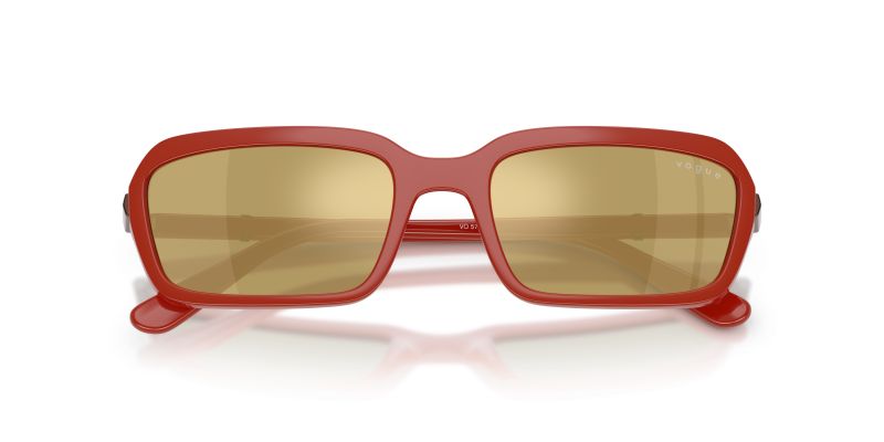 แว่นกันแดด Vogue VO5744S-3330O8 close-up ด้านหน้า