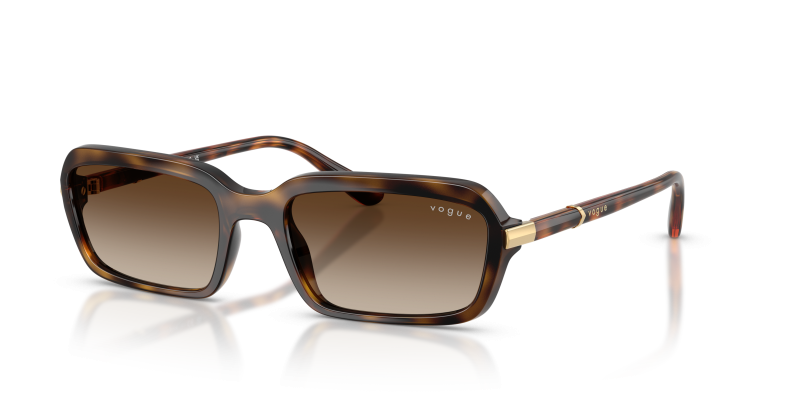 แว่นกันแดด Vogue VO5744S-W65613 มุมเฉียง สีฮาวานาเข้ม สำหรับผู้หญิง