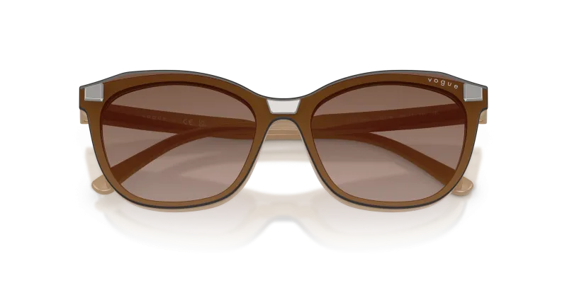 Vogue VO5746S-33261W แว่นกันแดด close-up ด้านหน้า