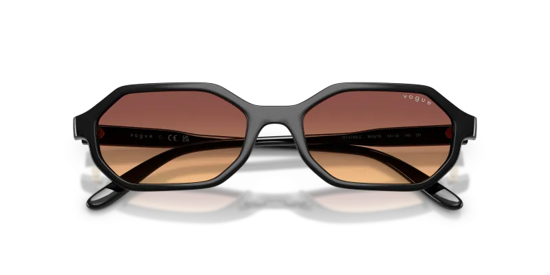 แว่นกันแดด Vogue VO5749S-W44/78 close-up ด้านหน้า