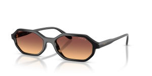 แว่นกันแดด Vogue VO5749S-W44/78 มุมเฉียง สีดำ สำหรับผู้หญิง