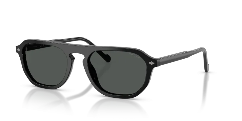 แว่นกันแดด Vogue VO5752S-W44/87 มุมเฉียง สีดำ สำหรับผู้ชาย