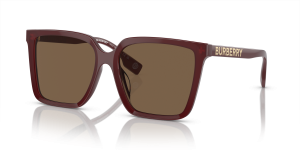 แว่นกันแดด Burberry BE4411D-402273 มุมเฉียง สีบอร์โด สำหรับผู้หญิง
