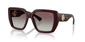 แว่นกันแดด Burberry BE4471F-42048G มุมเฉียง สีบอร์โด สำหรับผู้หญิง