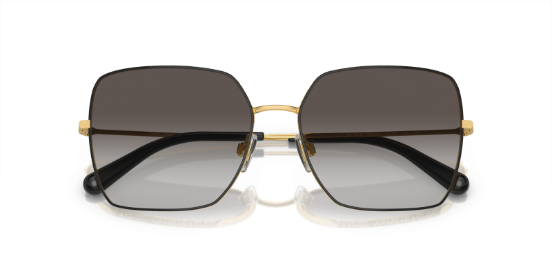 แว่นกันแดด Dolce & Gabbana DG2242-13348G close-up ด้านหน้า